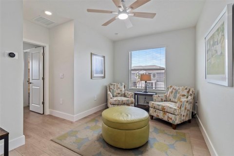 Townhouse in Sarasota, Florida 3 bedrooms, 168.99 sq.m. № 2397104 - photo 23
