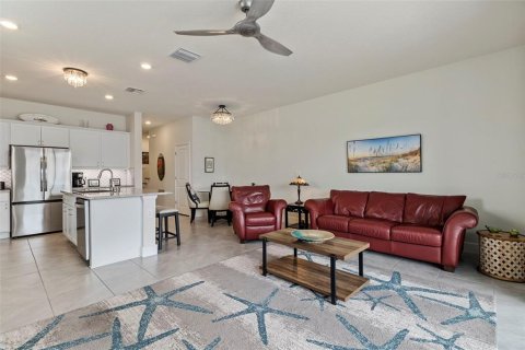 Townhouse in Sarasota, Florida 3 bedrooms, 168.99 sq.m. № 2397104 - photo 11