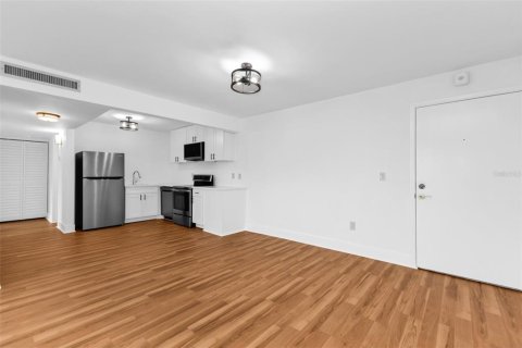 Copropriété à vendre à Port Charlotte, Floride: 2 chambres, 85.38 m2 № 2234631 - photo 6
