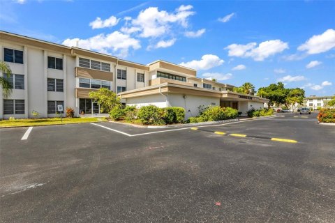 Copropriété à vendre à Port Charlotte, Floride: 2 chambres, 85.38 m2 № 2234631 - photo 4