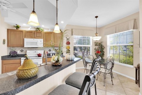 Condo in Sarasota, Florida, 2 bedrooms № 2122783 - photo 14