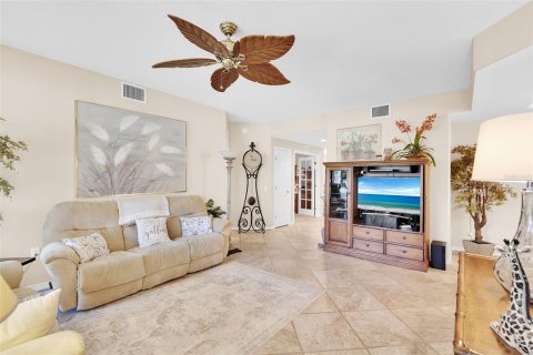 Condo in Sarasota, Florida, 2 bedrooms № 2122783 - photo 18