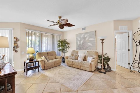 Condo in Sarasota, Florida, 2 bedrooms № 2122783 - photo 16