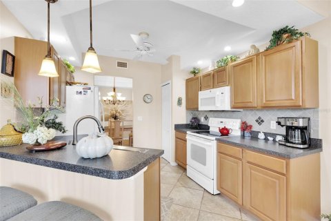 Condo in Sarasota, Florida, 2 bedrooms № 2122783 - photo 13
