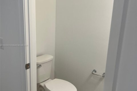 Купить таунхаус в Уэст-Палм-Бич, Флорида 3 спальни, 152.73м2, № 1977833 - фото 17