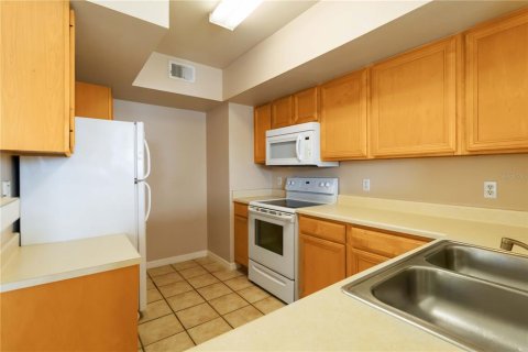 Condominio en alquiler en Sarasota, Florida, 2 dormitorios, 98.29 m2 № 1873337 - foto 11