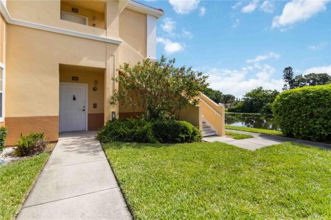 Condominio en alquiler en Sarasota, Florida, 2 dormitorios, 98.29 m2 № 1873337 - foto 1