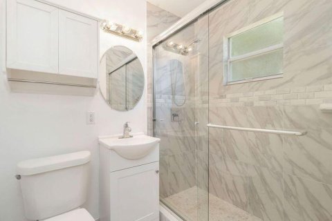 Villa ou maison à louer à West Palm Beach, Floride: 2 chambres, 93.65 m2 № 2174102 - photo 13