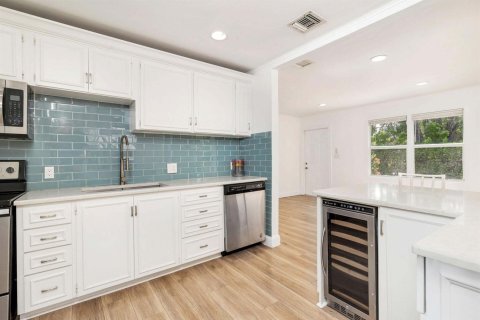Villa ou maison à louer à West Palm Beach, Floride: 2 chambres, 93.65 m2 № 2174102 - photo 10
