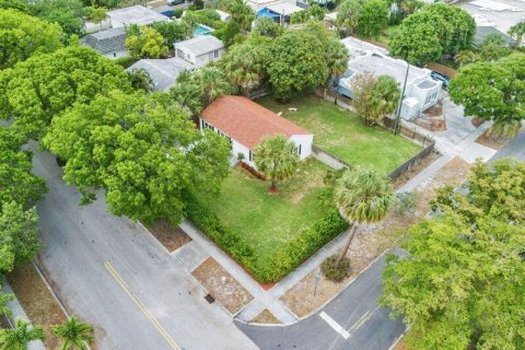 Villa ou maison à louer à West Palm Beach, Floride: 2 chambres, 93.65 m2 № 2174102 - photo 4