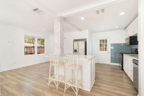 Villa ou maison à louer à West Palm Beach, Floride: 2 chambres, 93.65 m2 № 2174102 - photo 3