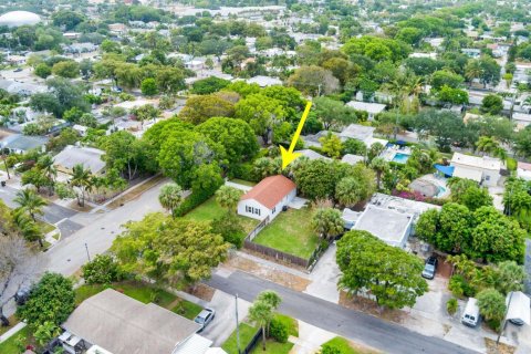 Villa ou maison à louer à West Palm Beach, Floride: 2 chambres, 93.65 m2 № 2174102 - photo 7