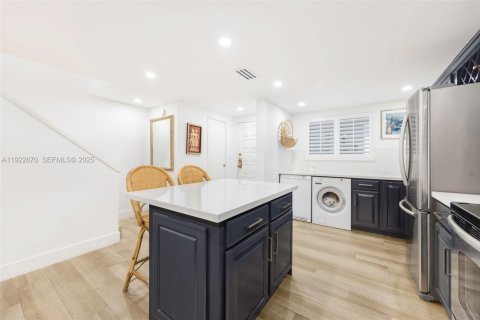 Touwnhouse à louer à Coral Gables, Floride: 2 chambres, 140.75 m2 № 1977486 - photo 9