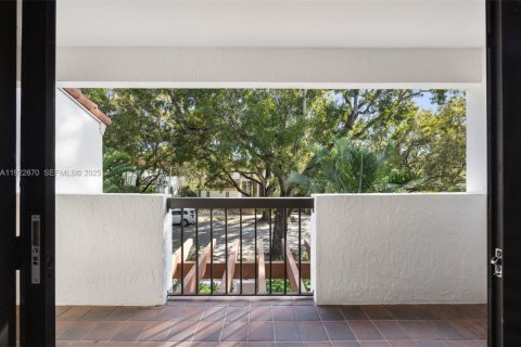 Touwnhouse à louer à Coral Gables, Floride: 2 chambres, 140.75 m2 № 1977486 - photo 22