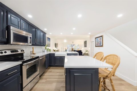 Touwnhouse à louer à Coral Gables, Floride: 2 chambres, 140.75 m2 № 1977486 - photo 10