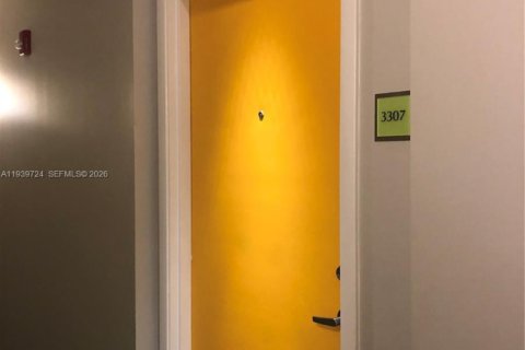 Купить кондоминиум в Майами, Флорида 1 спальня, 60.48м2, № 2001852 - фото 16