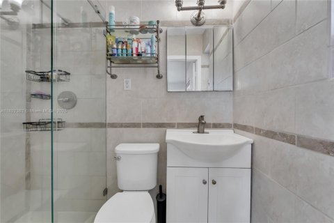 Купить виллу или дом в Холливуд, Флорида 7 комнат, 120.87м2, № 1796404 - фото 13