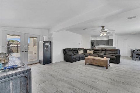 Купить виллу или дом в Холливуд, Флорида 7 комнат, 120.87м2, № 1796404 - фото 5