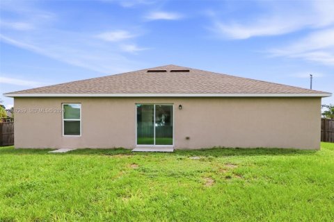 Casa en venta en Port St. Lucie, Florida, 4 dormitorios, 166.85 m2 № 2420753 - foto 5