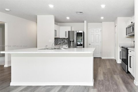 Casa en venta en Port St. Lucie, Florida, 4 dormitorios, 166.85 m2 № 2420753 - foto 2