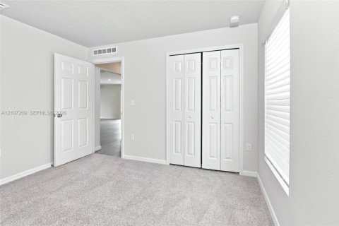 Casa en venta en Port St. Lucie, Florida, 4 dormitorios, 166.85 m2 № 2420753 - foto 11