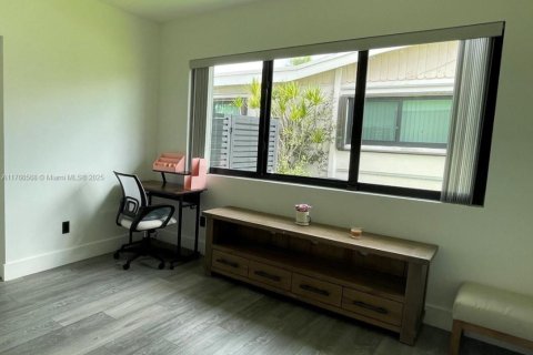 Villa ou maison à vendre à Miami, Floride: 4 chambres, 255.57 m2 № 1978185 - photo 25