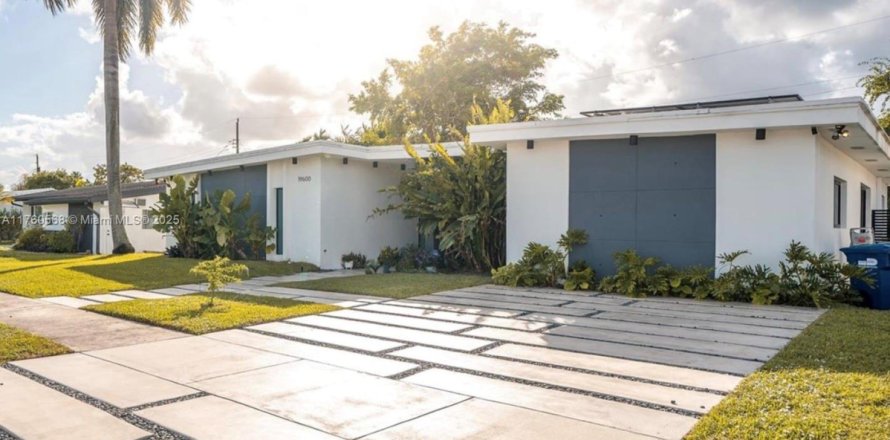 Villa ou maison à Miami, Floride 4 chambres, 255.57 m2 № 1978185