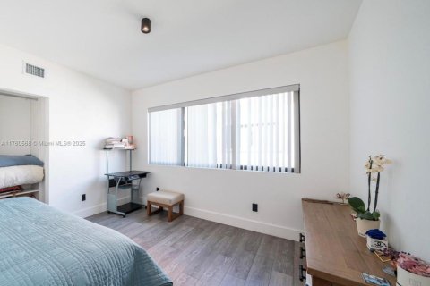 Villa ou maison à vendre à Miami, Floride: 4 chambres, 255.57 m2 № 1978185 - photo 24