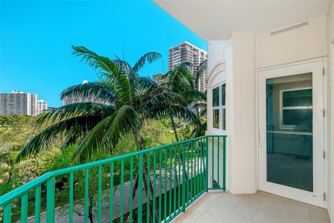 Снять в аренду кондоминиум в Авентура, Флорида 2 спальни, 124.02м2, № 2047613 - фото 23