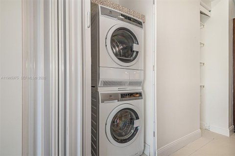 Снять в аренду кондоминиум в Авентура, Флорида 2 спальни, 124.02м2, № 2047613 - фото 12