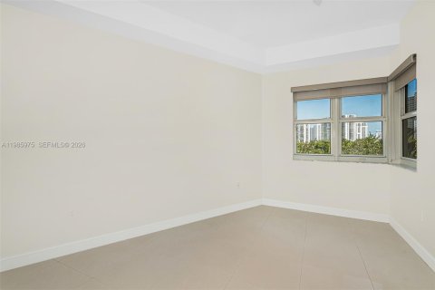 Снять в аренду кондоминиум в Авентура, Флорида 2 спальни, 124.02м2, № 2047613 - фото 20