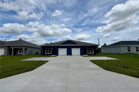 Commercial property in Ocala, Florida 6 bedrooms, 243.96 sq.m. № 2354339