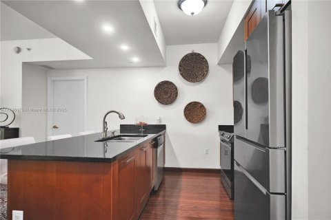 Condo in Coral Gables, Florida, 2 bedrooms  № 1860651 - photo 6