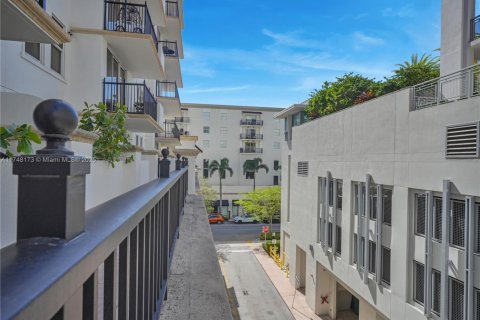 Condo in Coral Gables, Florida, 2 bedrooms  № 1860651 - photo 26