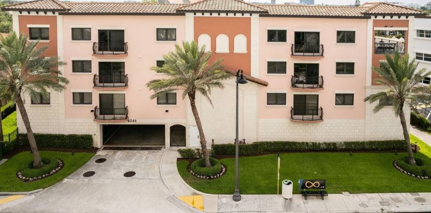 Appartement à Fort Lauderdale, Floride 3 chambres, 185.8 m2 № 2241926