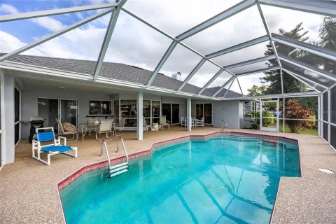 House in Cape Coral, Florida 3 bedrooms, 195.47 sq.m. № 2096111 - photo 30
