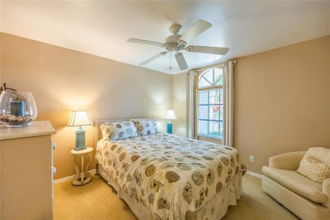 House in Cape Coral, Florida 3 bedrooms, 195.47 sq.m. № 2096111 - photo 21