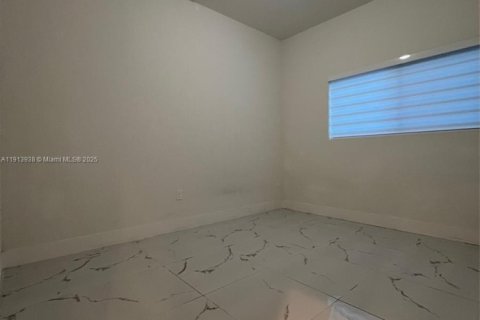 Adosado en alquiler en Miami, Florida, 3 dormitorios, 171.59 m2 № 1968978 - foto 14