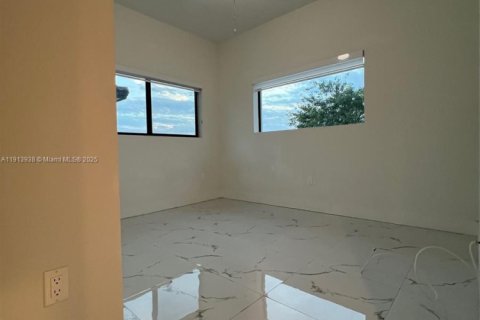Adosado en alquiler en Miami, Florida, 3 dormitorios, 171.59 m2 № 1968978 - foto 17