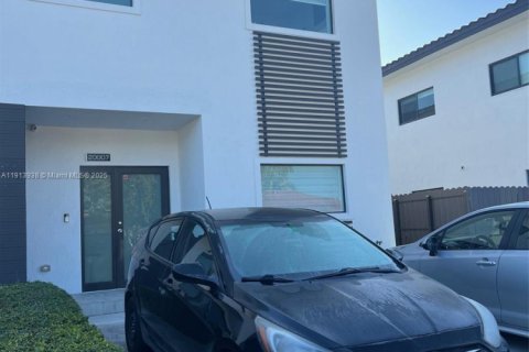 Adosado en alquiler en Miami, Florida, 3 dormitorios, 171.59 m2 № 1968978 - foto 3