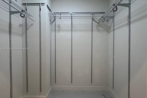 Adosado en alquiler en Miami, Florida, 3 dormitorios, 171.59 m2 № 1968978 - foto 19