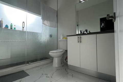 Adosado en alquiler en Miami, Florida, 3 dormitorios, 171.59 m2 № 1968978 - foto 15