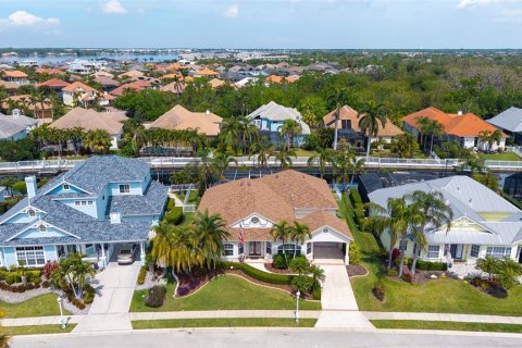 House in Bradenton, Florida 3 bedrooms, 240.43 sq.m. № 1597600 - photo 6