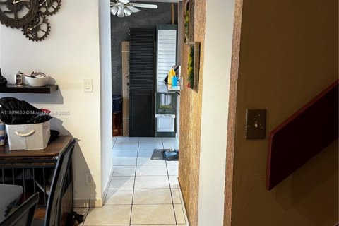Touwnhouse à vendre à Miami, Floride: 2 chambres, 116.5 m2 № 1770229 - photo 19