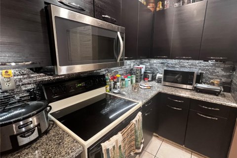 Touwnhouse à vendre à Miami, Floride: 2 chambres, 116.5 m2 № 1770229 - photo 16