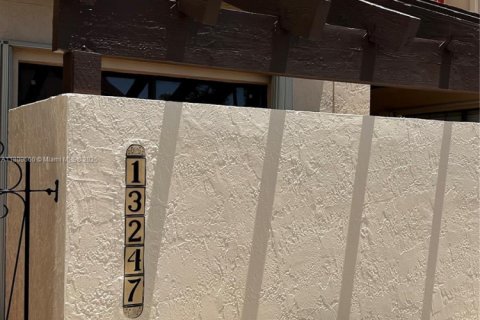 Touwnhouse à vendre à Miami, Floride: 2 chambres, 116.5 m2 № 1770229 - photo 5