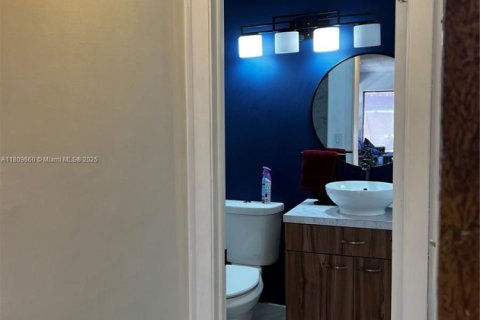 Touwnhouse à vendre à Miami, Floride: 2 chambres, 116.5 m2 № 1770229 - photo 17