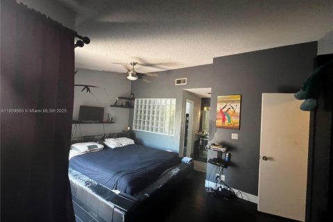 Touwnhouse à vendre à Miami, Floride: 2 chambres, 116.5 m2 № 1770229 - photo 24