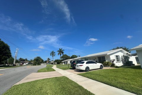 Casa en alquiler en Boynton Beach, Florida, 2 dormitorios, 94.02 m2 № 2175829 - foto 2