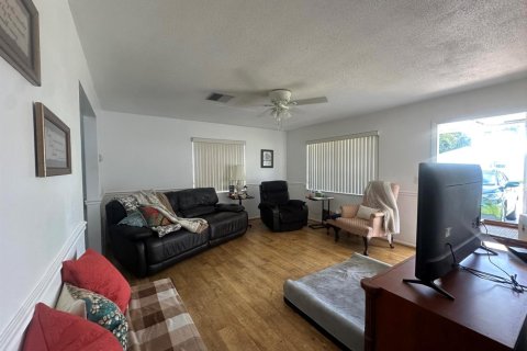 Casa en alquiler en Boynton Beach, Florida, 2 dormitorios, 94.02 m2 № 2175829 - foto 3